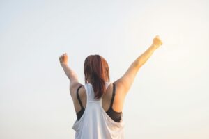 "सदा जवान रहने के लिए क्या करें? जानिए 10 प्राकृतिक और असरदार उपाय, जो आपकी स्किन को हेल्दी और जवान बनाए रखेंगे।"